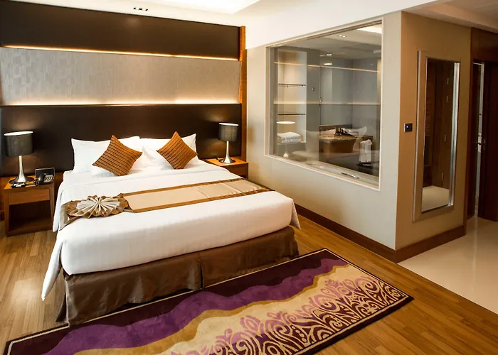 The Grand Fourwings Convention 5*
