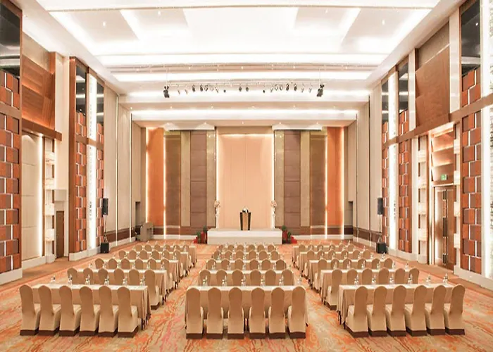 The Grand Fourwings Convention Hotel
