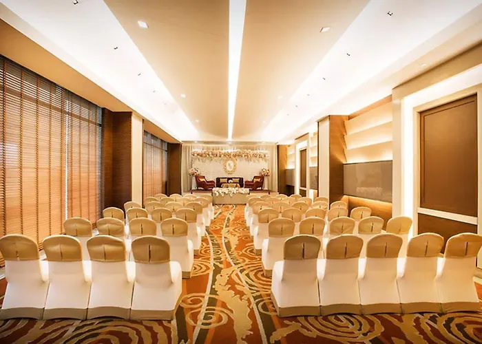 The Grand Fourwings Convention 5*