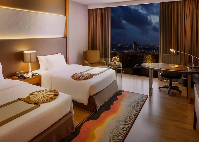The Grand Fourwings Convention Hotel 5*
