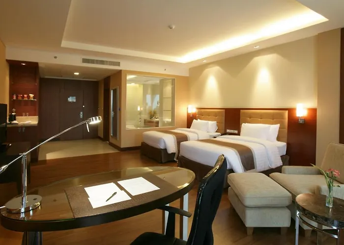 The Grand Fourwings Convention 5*