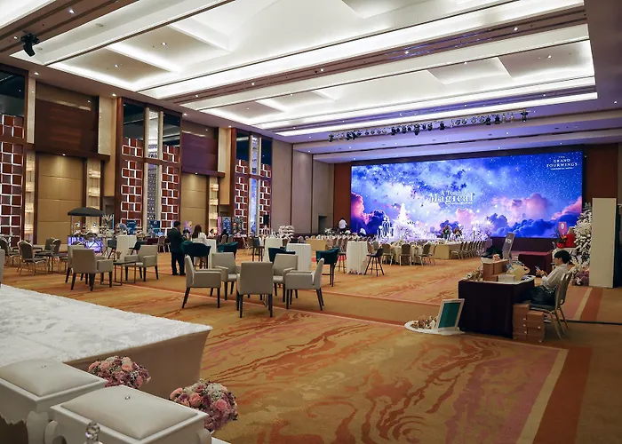 Hotel The Grand Fourwings Convention